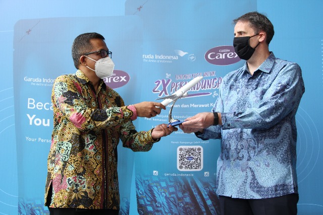 Garuda Indonesia Bersama Carex Sediakan 100 Ribu Personal Health Kit