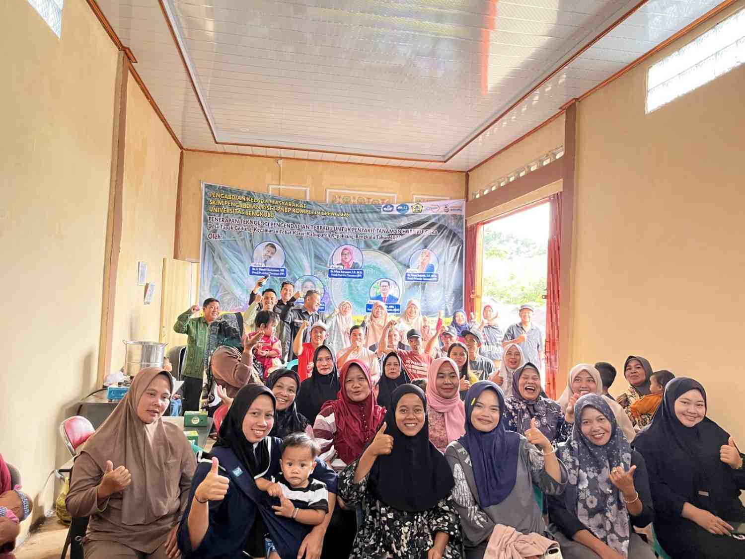 Tingkatkan Pengetahuan dan Hasil Panen Petani Mitra, Dosen Unib Gelar PPM Penerapan Teknologi Pengendalian Terpadu Penyakit Tanaman Holtikultura