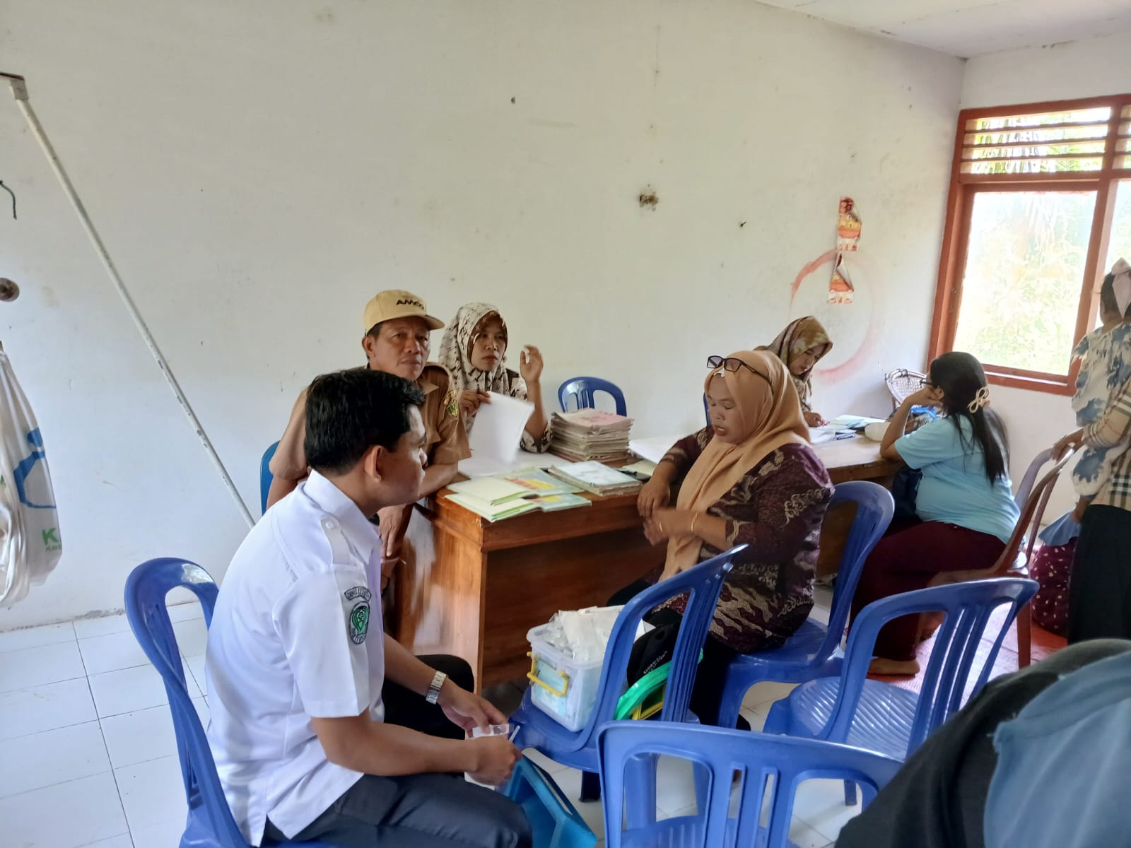 Kades Desa Karang Cayo Pantau Lansung  Posbindu dan Posyandu Lansia